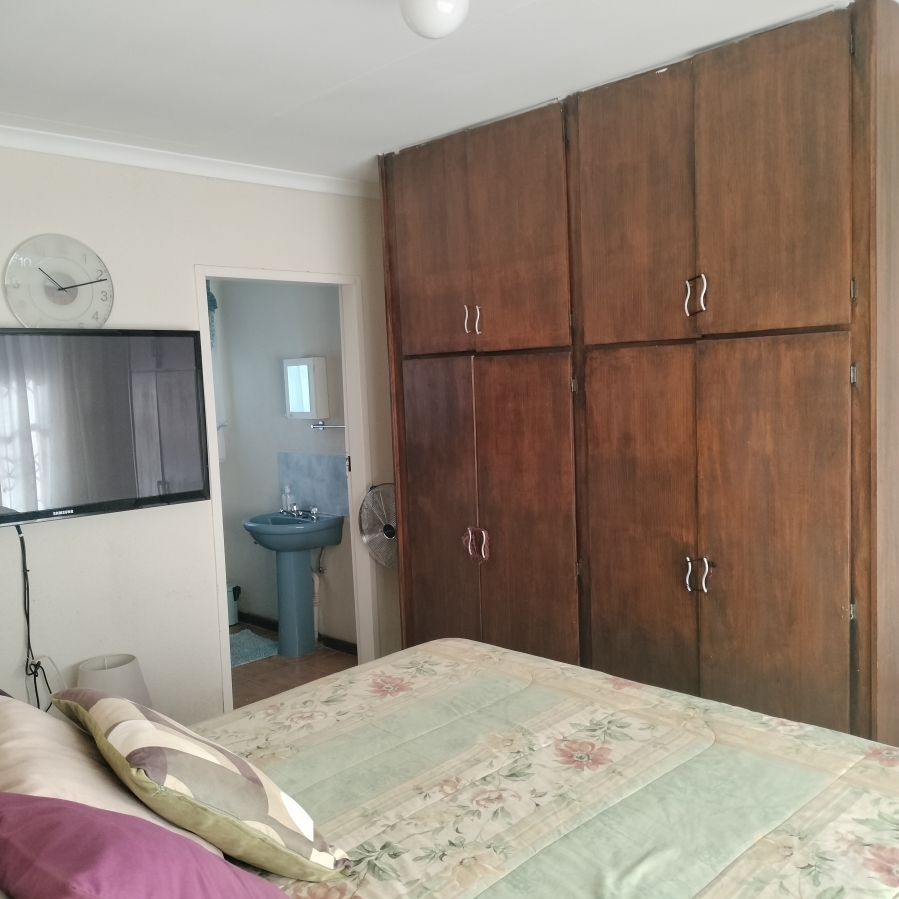 To Let 3 Bedroom Property for Rent in Tlhabane West North West